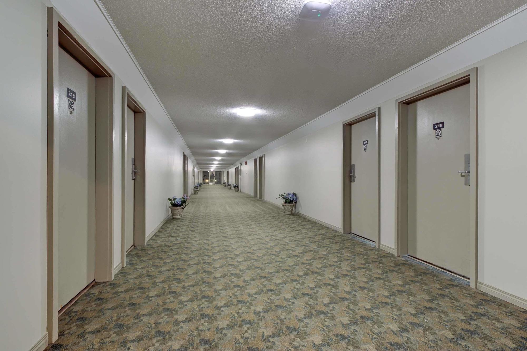 Knights Inn Κάμλουπς Εξωτερικό φωτογραφία